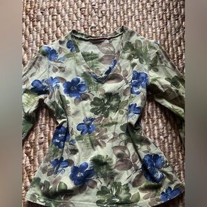 Vintage green and blue floral cotton top!!